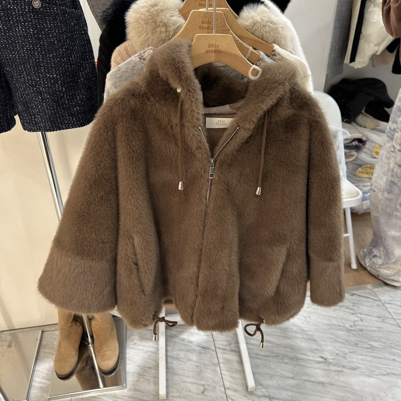 ABLESTUDIO東大門㊣代購女士新款推薦時尚熱賣短款大衣貂皮ABLESTUDIO短款大衣圖色2