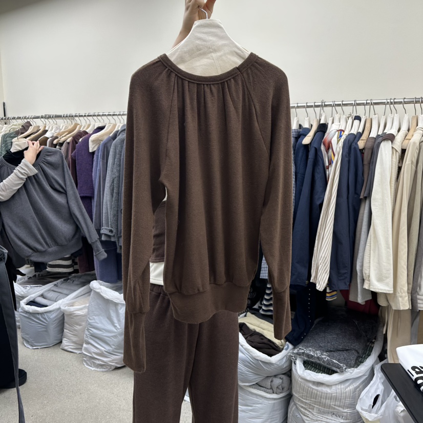 AMOEBA韓國直郵㊣女裝新品推薦熱賣職業人氣時尚25秋冬長袖T恤AMOEBA長袖T恤