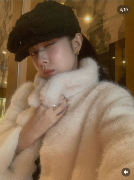 MIELLE-미엘르-OT韓國代購㊣女士新款人氣熱賣短款大衣皮草MIELLE-미엘르-OT短款大衣