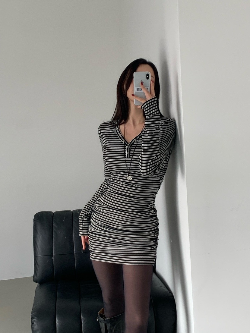 REVE CITE-L韓國直郵㊣女裝新品時尚推薦25秋冬連衣裙褶皺REVE CITE-L連衣裙