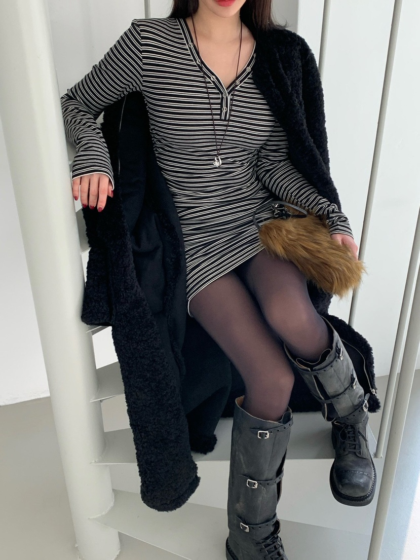 REVE CITE-L韓國直郵㊣女裝新品時尚推薦25秋冬連衣裙褶皺REVE CITE-L連衣裙