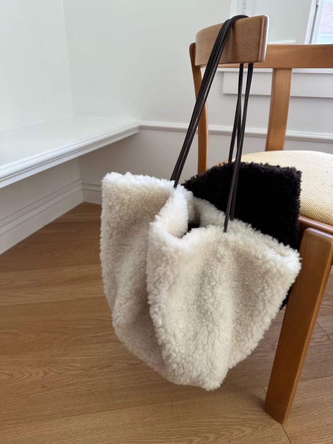 KIND-카인드-OT韓國代購㊣女裝新款真品人氣單肩斜跨包羊毛KIND-ot單肩/斜跨包