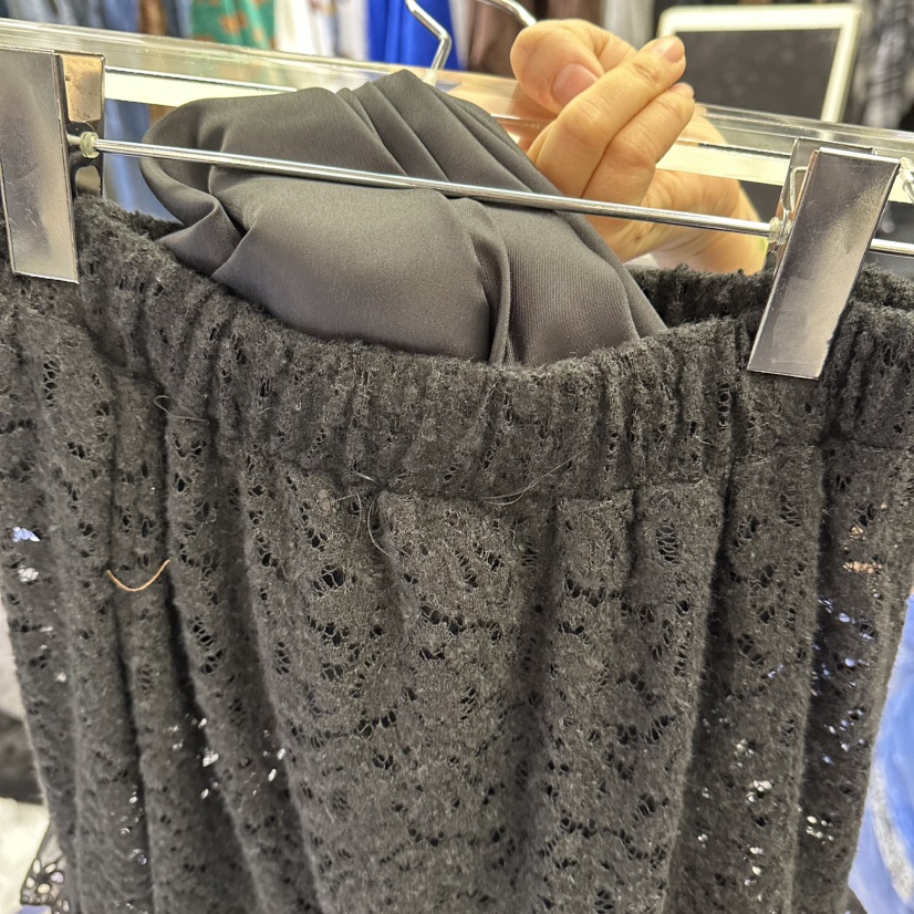 AMOUR韓國直郵㊣女裝新款熱賣25秋冬人氣時尚推薦長裙披肩蕾絲AMOUR長裙