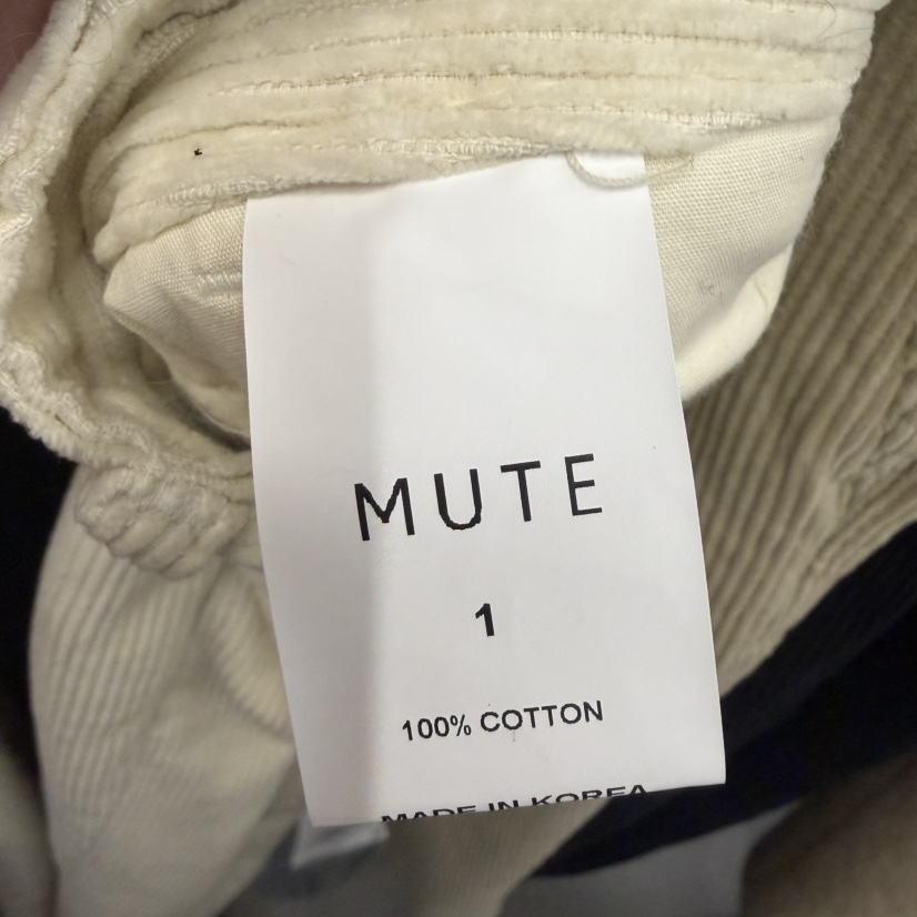 MUTE-P韓國代購㊣女裝新品職業人氣休閑真品時尚短褲燈芯絨MUTE短褲