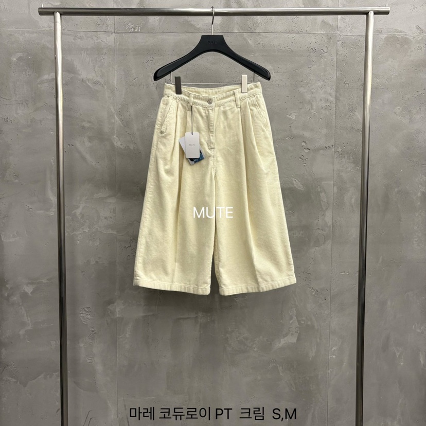 MUTE-P韓國代購㊣女裝新品職業人氣休閑真品時尚短褲燈芯絨MUTE短褲圖色1