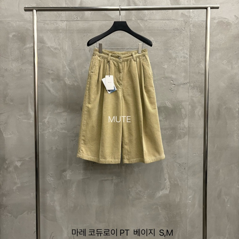 MUTE-P韓國代購㊣女裝新品職業人氣休閑真品時尚短褲燈芯絨MUTE短褲圖色2