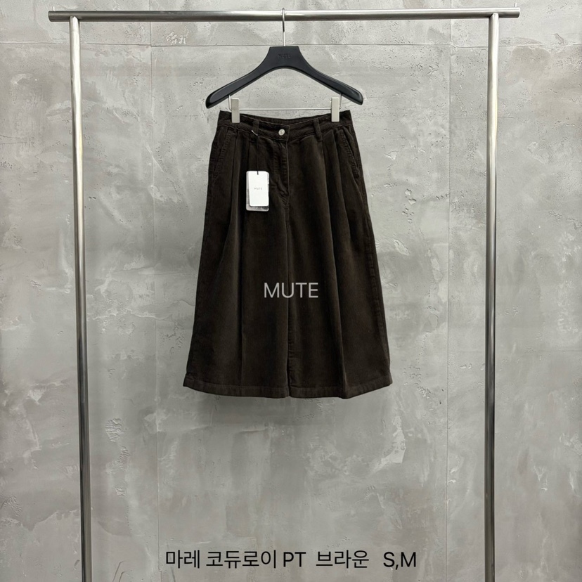 MUTE-P韓國代購㊣女裝新品職業人氣休閑真品時尚短褲燈芯絨MUTE短褲圖色3棕色