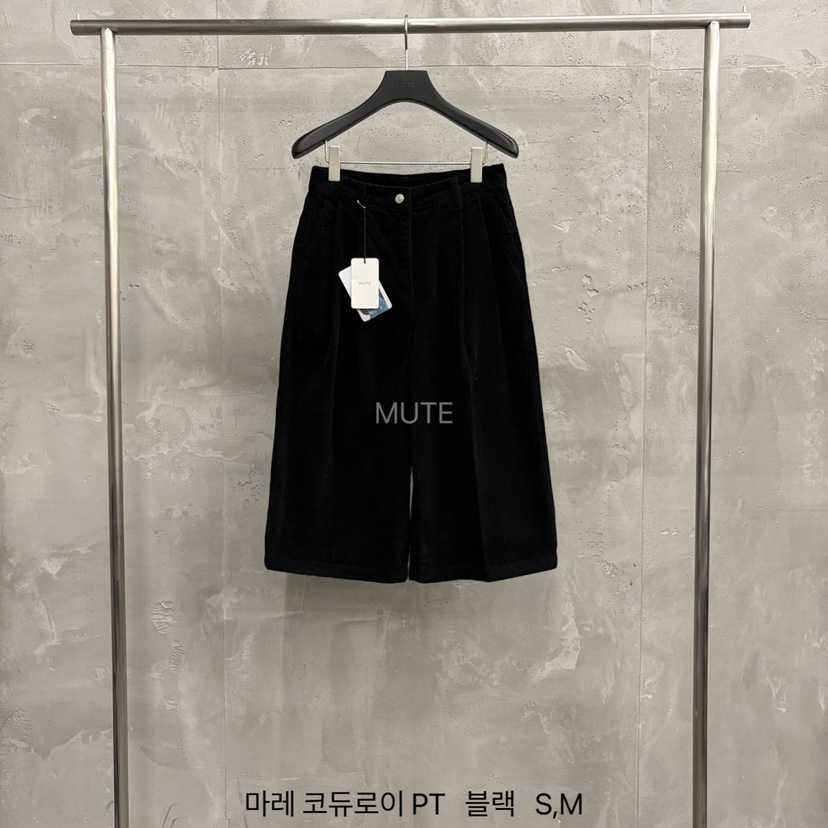 MUTE-P韓國代購㊣女裝新品職業人氣休閑真品時尚短褲燈芯絨MUTE短褲圖色4黑色