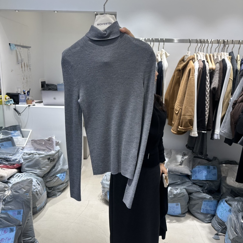 RICH SISTER韓國直郵㊣女士新品休閑推薦人氣時尚真品長袖T恤RICH SISTER長袖T恤圖色2