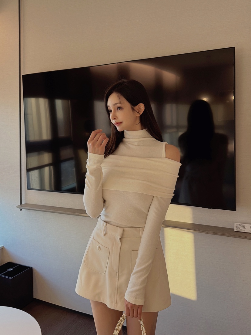 CLOTH韓國代購㊣女士新款推薦人氣真品長袖T恤羊毛高領露肩CLOTH長袖T恤