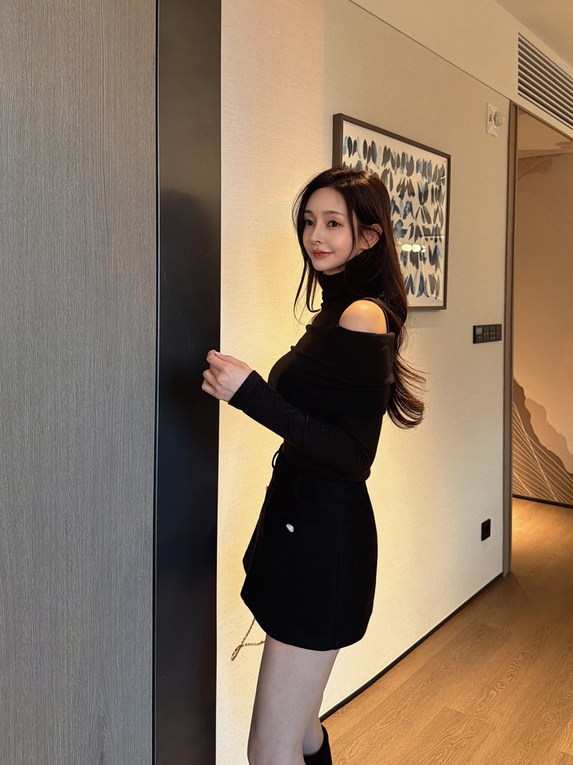 CLOTH韓國代購㊣女士新款推薦人氣真品長袖T恤羊毛高領露肩CLOTH長袖T恤