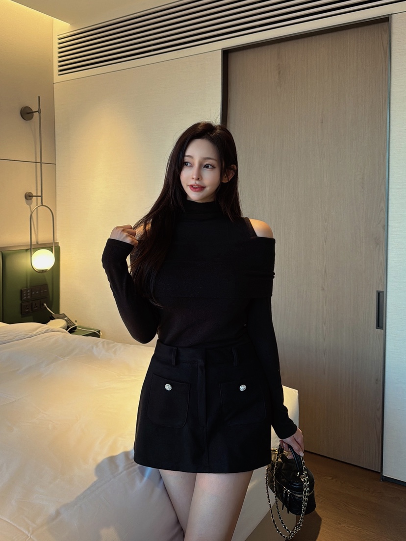 CLOTH韓國代購㊣女士新款推薦人氣真品長袖T恤羊毛高領露肩CLOTH長袖T恤圖色2