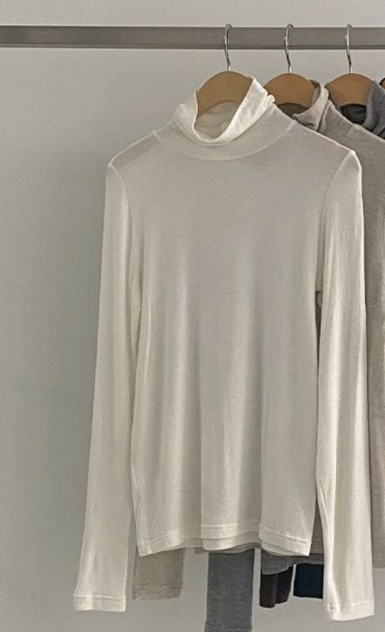 ALLU韓國代購㊣女裝新款時尚推薦熱賣真品休閑職業人氣長袖T恤ALLU長袖T恤圖色1