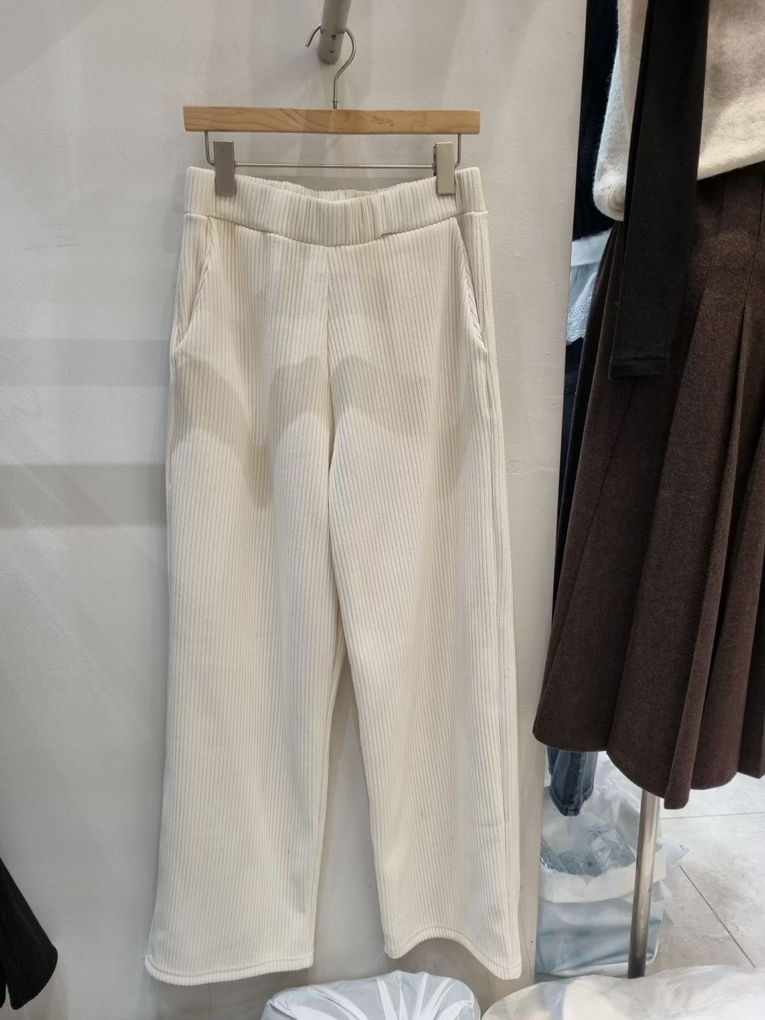 ALLU韓國直郵㊣女裝新品真品休閑25秋冬推薦熱賣休閑褲天鵝絨ALLU休閑褲圖色1