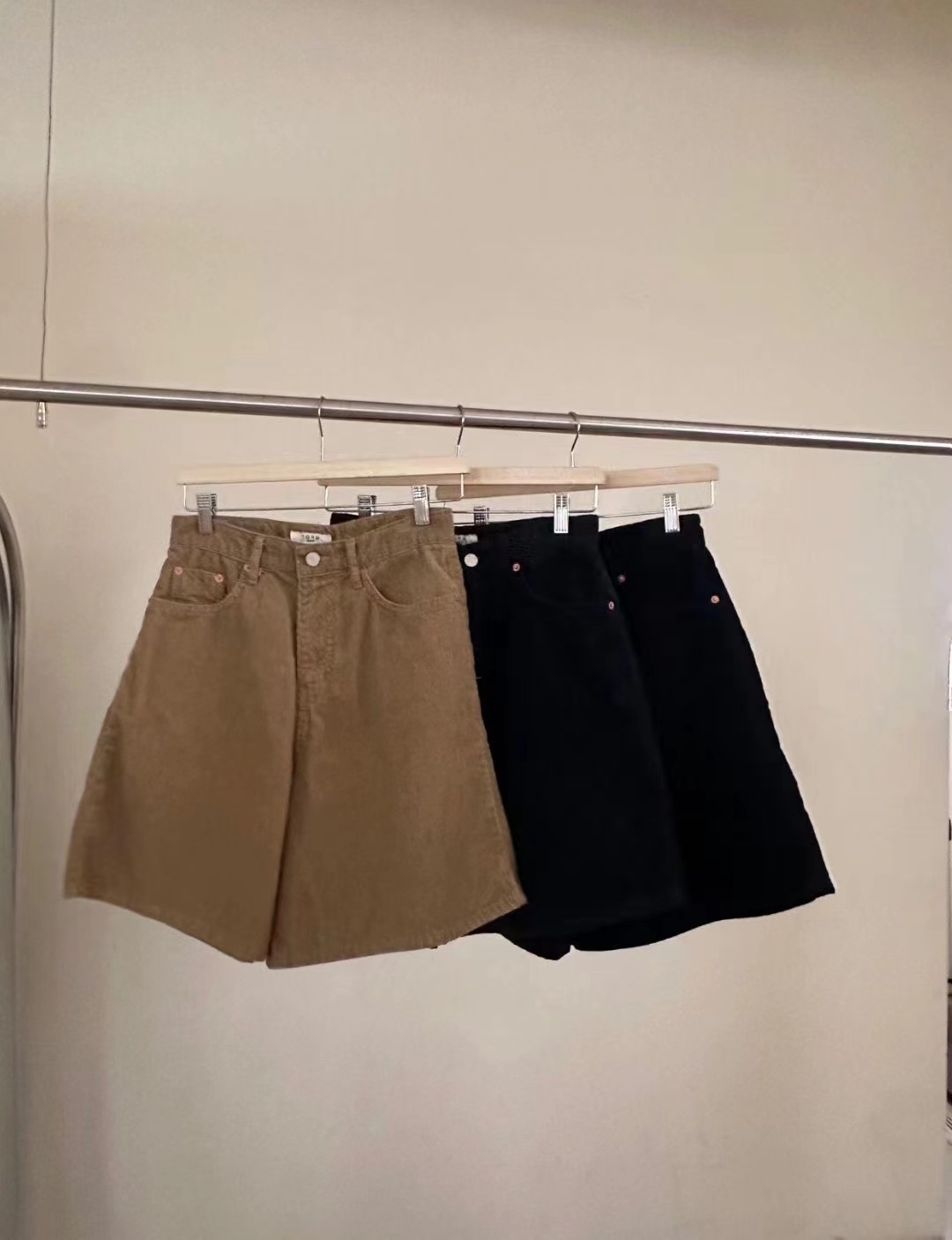 FORMSTUDIO東大門㊣直郵女士新品熱賣職業時尚休閑短褲SaleFORMSTUDIO短褲圖色2左二色