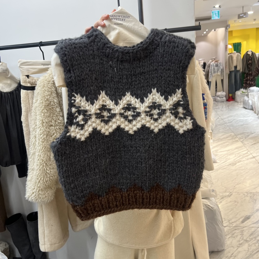 UNANSWERED-MYSTERY韓國代購㊣女士新款推薦時尚職業吊帶背心UNANSWERED-MYSTERY吊帶/背心圖色2