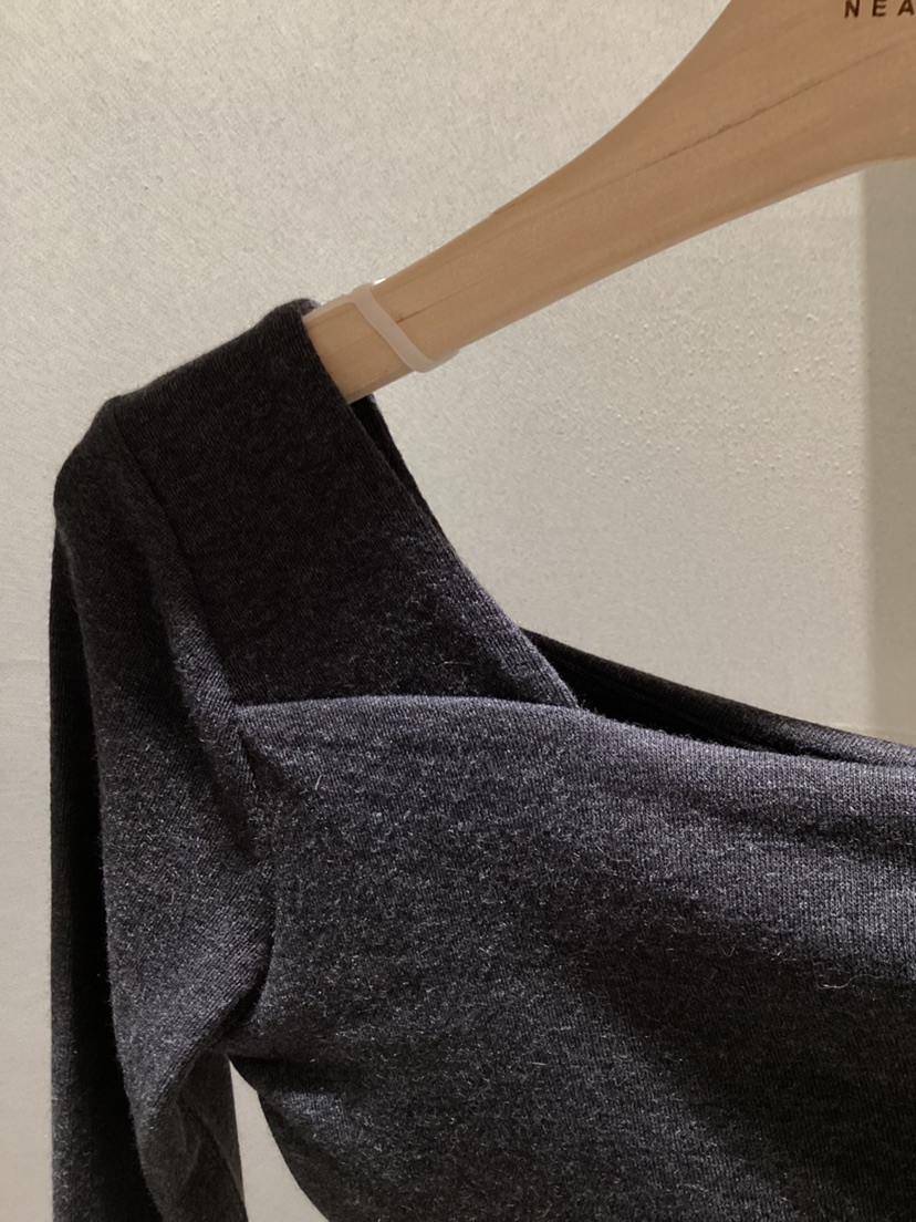 NEAR LEAP-P東大門㊣代購女裝新款人氣時尚長袖T恤褶皺露肩NEAR LEAP長袖T恤