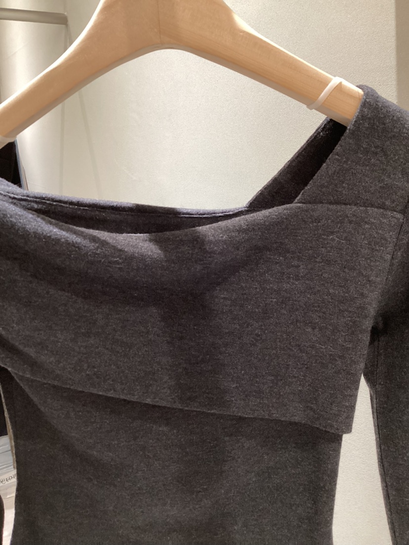 NEAR LEAP-P東大門㊣代購女裝新款人氣時尚長袖T恤褶皺露肩NEAR LEAP長袖T恤