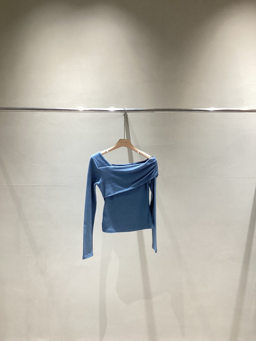 NEAR LEAP-P東大門㊣代購女裝新款人氣時尚長袖T恤褶皺露肩NEAR LEAP長袖T恤圖色4