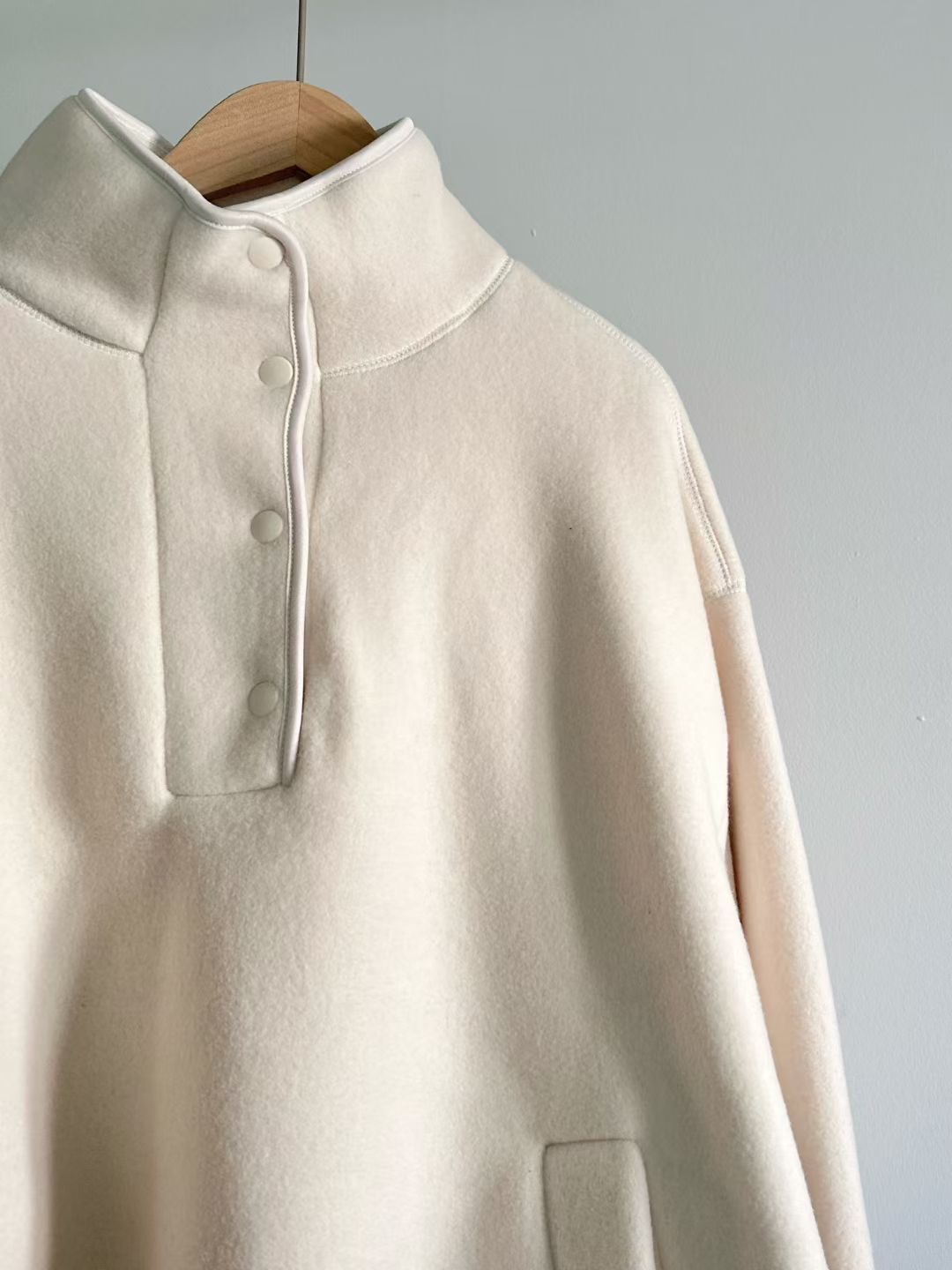 LURE東大門㊣代購女裝新款熱賣職業真品人氣時尚推薦25秋冬衛衣LURE衛衣