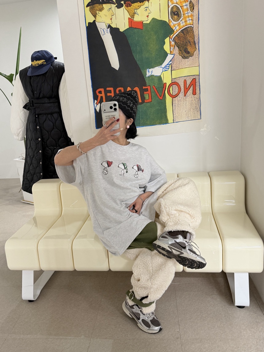 OURWAVE/OUR ROOM東大門㊣直郵女裝新品熱賣T恤史努比加絨抓絨Our Wave/Our RoomT恤