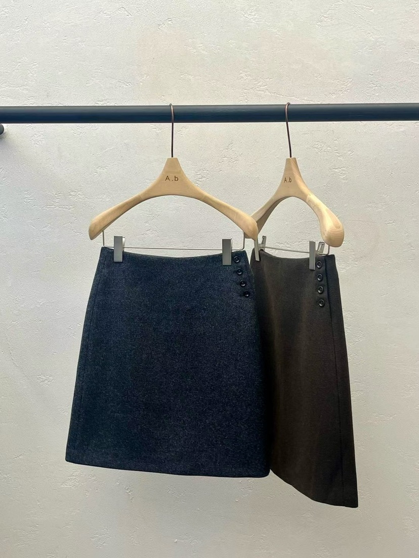 AUTUMN BEIGE-Q韓國代購㊣女裝新品25秋冬休閑職業短裙紐扣A.b/AUTUMN BEIGE短裙圖色2左二色