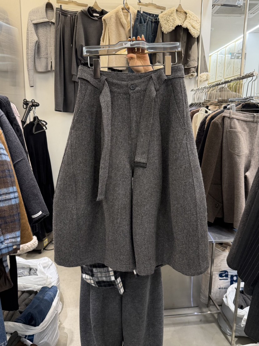 THE SIL韓國代購㊣女士新品真品時尚推薦熱賣休閑短褲含腰帶THE SIL/1 2ILLY短褲圖色1