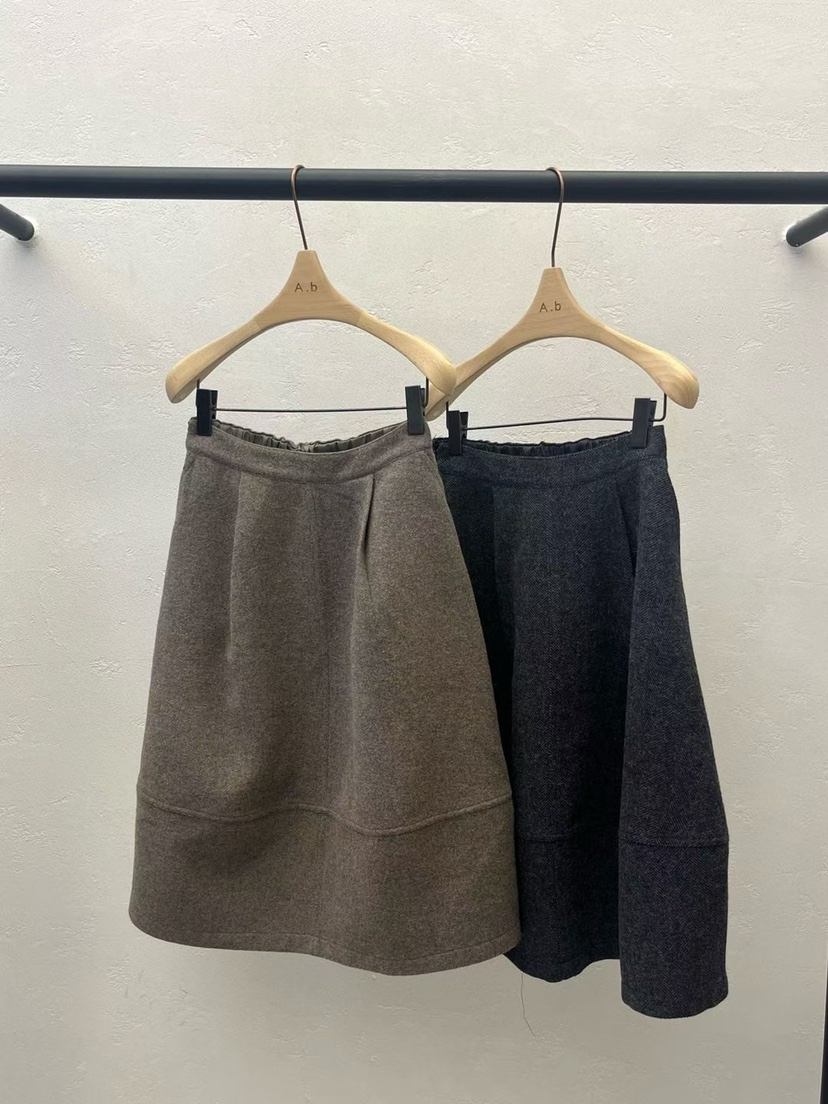 AUTUMN BEIGE-Q東大門㊣直郵女裝新款時尚休閑25秋冬短裙A.b/AUTUMN BEIGE短裙圖色2左二色