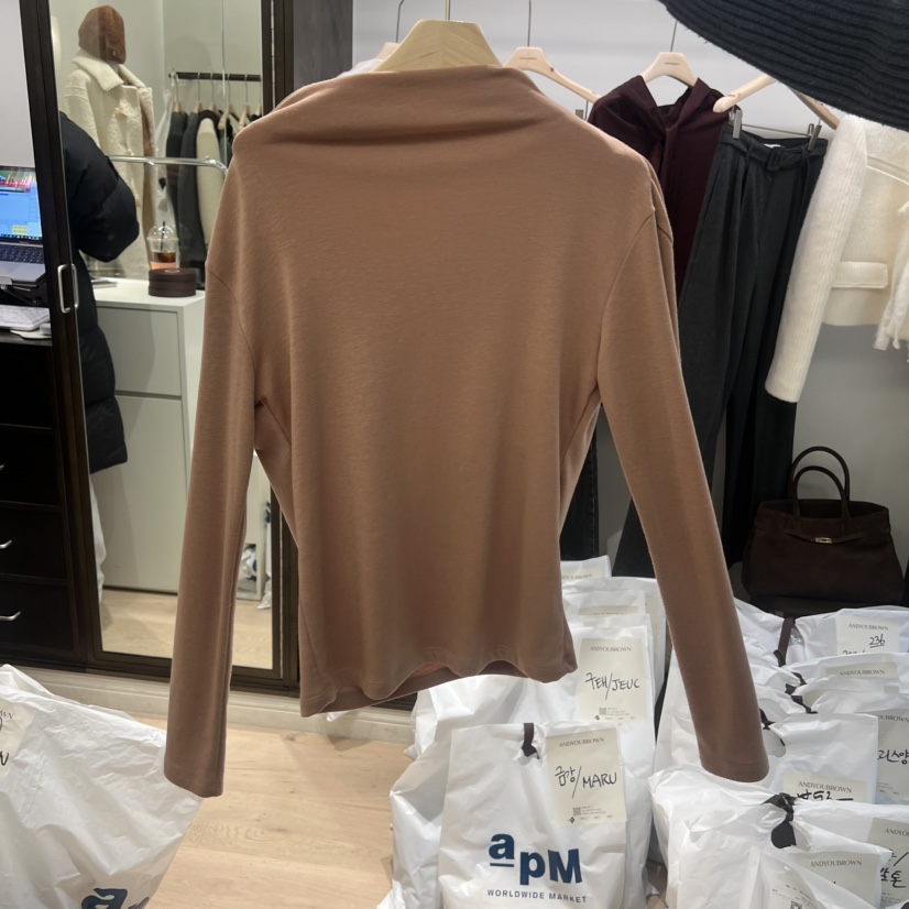 ANDYOUBROWN東大門㊣代購女裝新品真品25秋冬推薦人氣長袖T恤ANDYOUBROWN長袖T恤