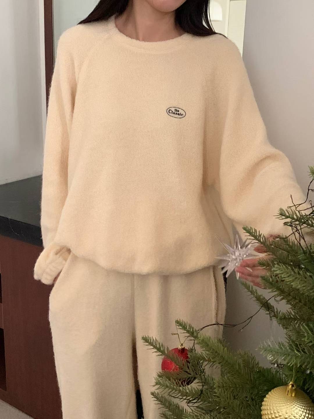 INOUF東大門㊣代購女裝新款25秋冬人氣熱賣休閑職業時尚衛衣INOUF/FLUTTER衛衣圖色1