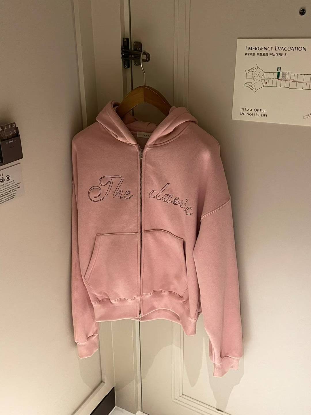 INOUF東大門㊣直郵女士新款推薦時尚25秋冬夾克連帽拉鏈衫抓絨INOUF/FLUTTER夾克圖色1