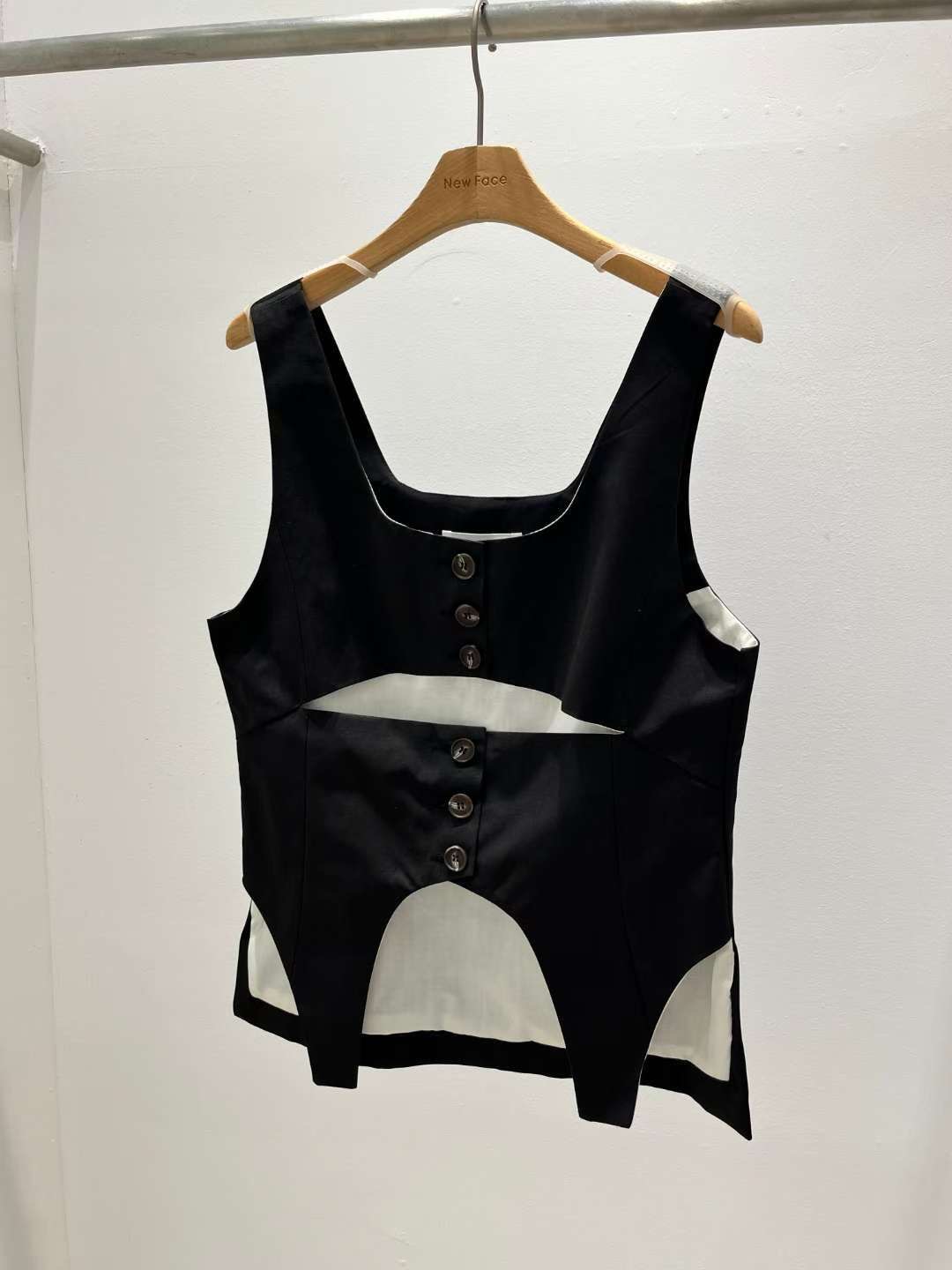 NEW FACE東大門㊣直郵女士新品真品職業推薦25秋冬吊帶背心NEW FACE吊帶/背心圖色2