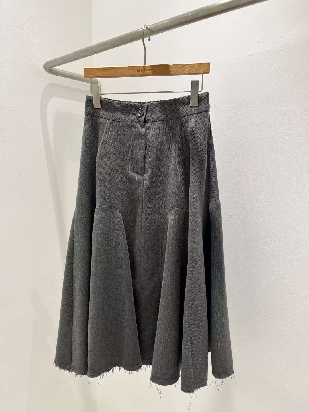 NEW FACE韓國代購㊣女士新品職業25秋冬時尚推薦真品熱賣長裙NEW FACE長裙圖色1