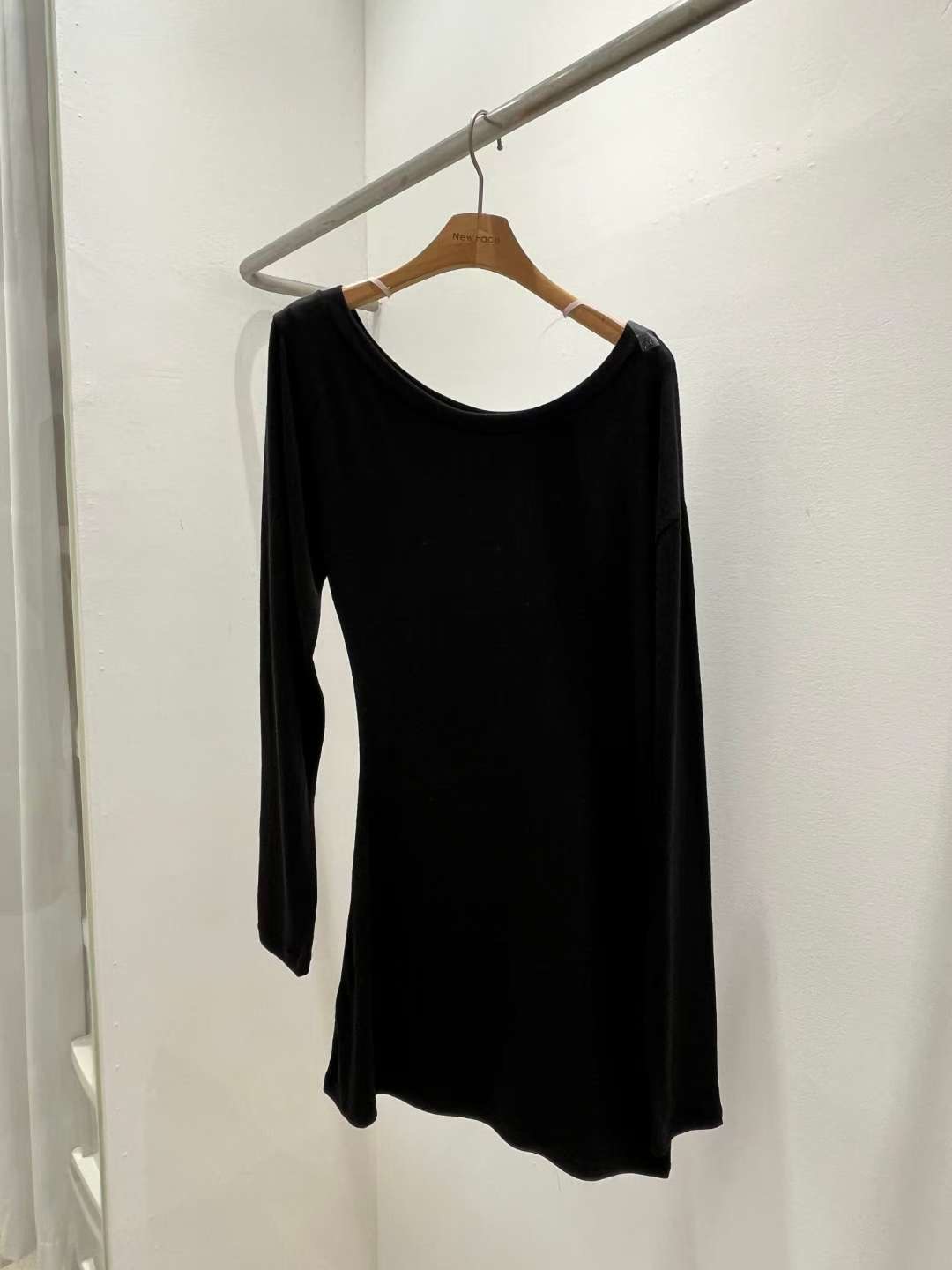 NEW FACE韓國代購㊣女裝新品熱賣休閑人氣25秋冬時尚長袖T恤NEW FACE長袖T恤圖色2