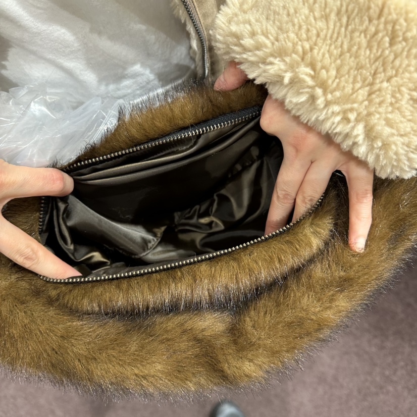 PITA韓國直郵㊣女士新品熱賣真品時尚職業手提包迷你包毛絨THE VERLIN/piTa手提包