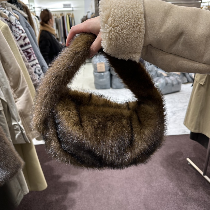 PITA韓國直郵㊣女士新品熱賣真品時尚職業手提包迷你包毛絨THE VERLIN/piTa手提包圖色1