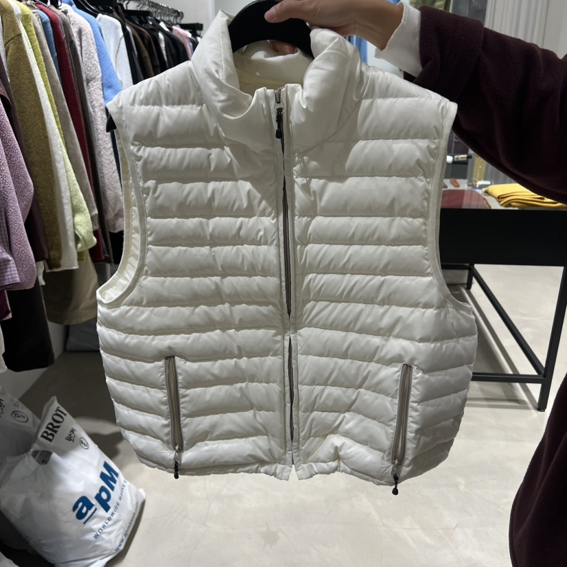 BROT東大門㊣直郵女裝新品真品休閑時尚熱賣職業25秋冬馬甲鵝絨BROT馬甲圖色1