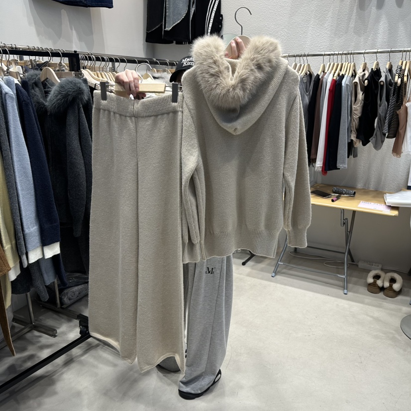 HOT PLACE/DREAM GIRIS韓國代購㊣女士新品推薦套裝毛皮套裝兜帽HOT PLACE/DREAM GIRIS套裝