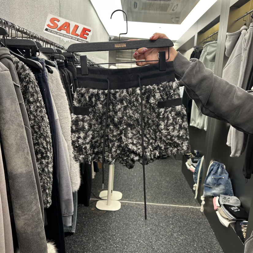 NUEUN韓國代購㊣女士新品休閑真品25秋冬熱賣時尚人氣推薦短褲NUEUN/SEEOT短褲圖色2