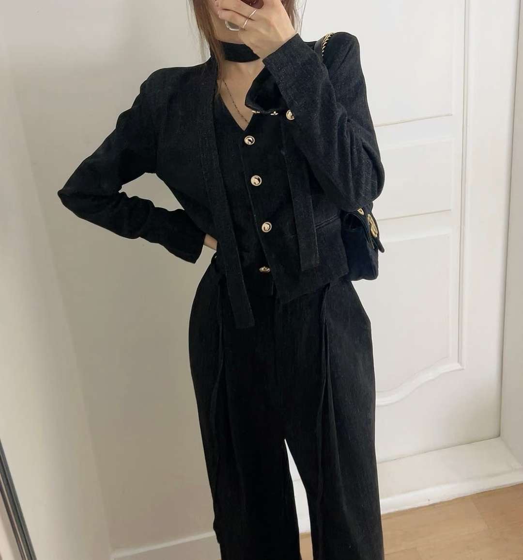 KITSCH東大門㊣直郵女裝新品25秋冬人氣時尚熱賣夾克含脖帶KITSCH夾克圖色3