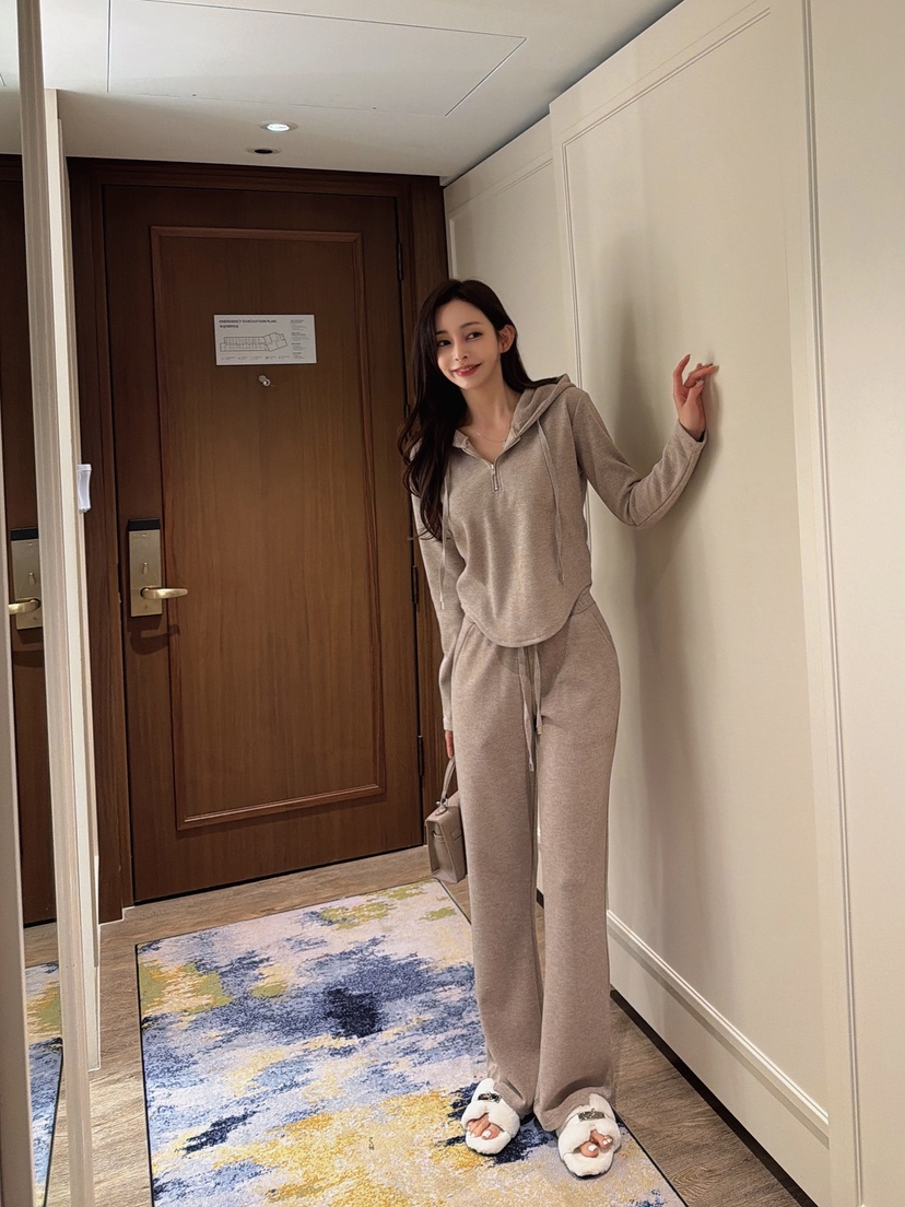 CLOTH韓國直郵㊣女士新款職業人氣休閑熱賣套裝連帽衫兔子套裝CLOTH套裝