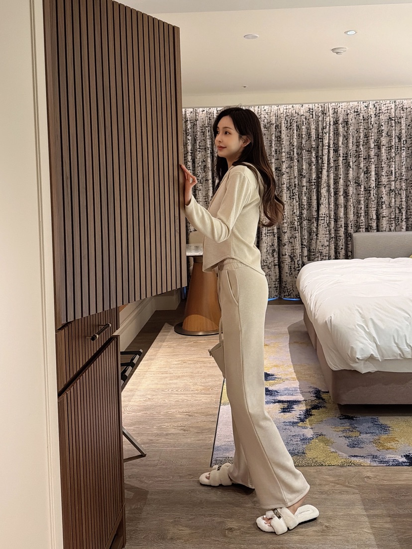 CLOTH韓國直郵㊣女士新款職業人氣休閑熱賣套裝連帽衫兔子套裝CLOTH套裝