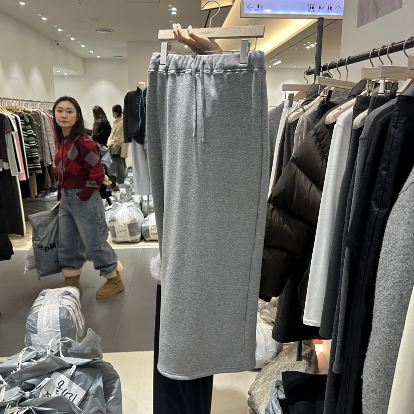 MOMENT韓國直郵㊣女裝新品人氣真品時尚熱賣職業長裙加絨貂皮MOMENT/RECOVER長裙圖色1