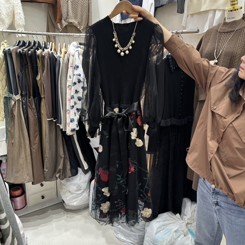 BIKINI東大門㊣直郵女裝新款熱賣職業連衣裙不含項鏈刺繡花朵BIKINI連衣裙圖色2