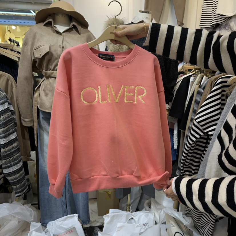 10 O'CLOCK東大門㊣代購女士新品時尚熱賣人氣衛衣加絨刺繡10 O'CLOCK衛衣圖色2