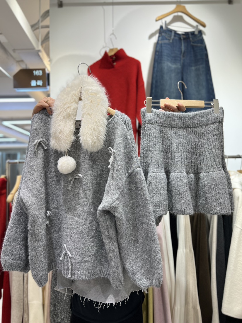 OLA東大門㊣實拍女士新款人氣休閑職業推薦熱賣25秋冬套裝含圍巾mellor/OLA套裝圖色2