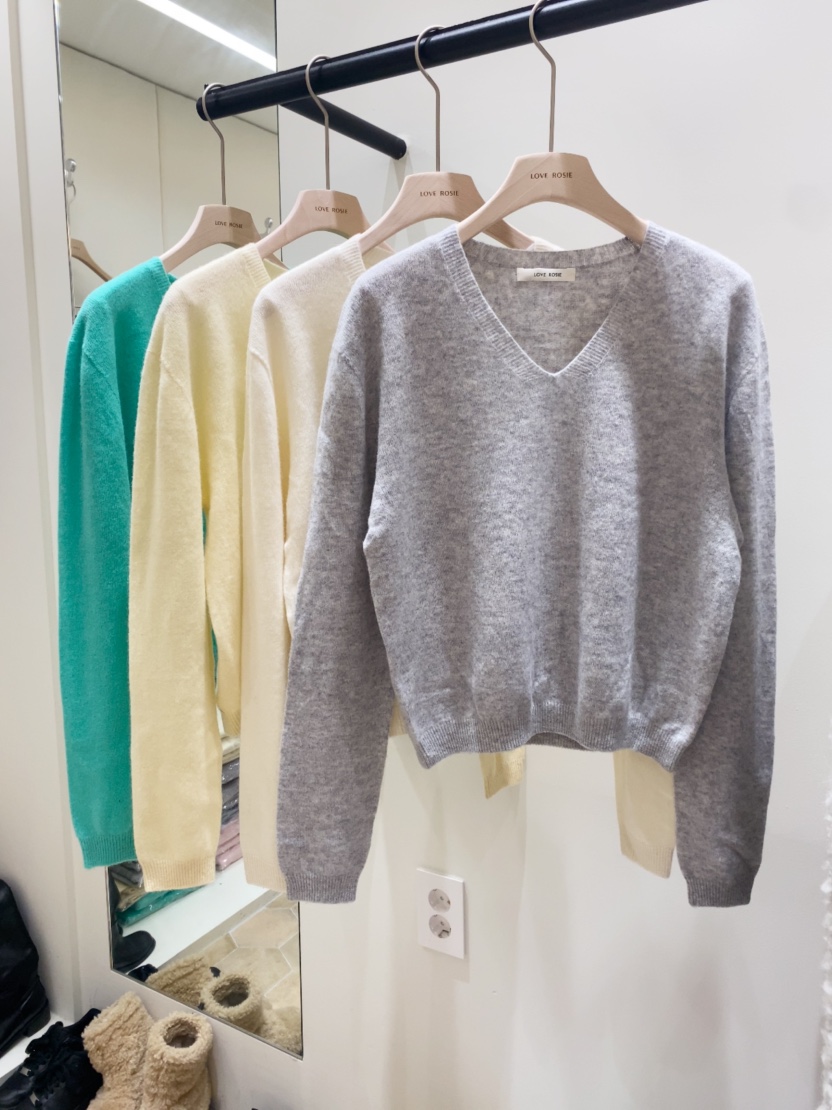 LOVE ROSIE韓國代購㊣女士新品時尚真品職業人氣針織衫V領LOVE ROSIE針織衫