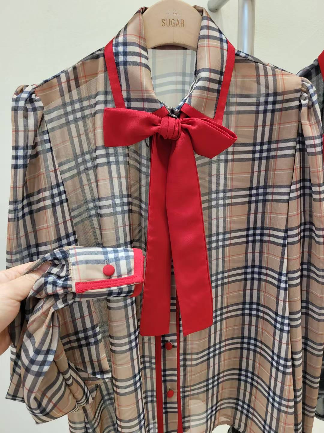 SUGAR-슈가-T東大門㊣代購女裝新品人氣熱賣真品襯衫蕾絲衫SUGAR襯衫/蕾絲衫