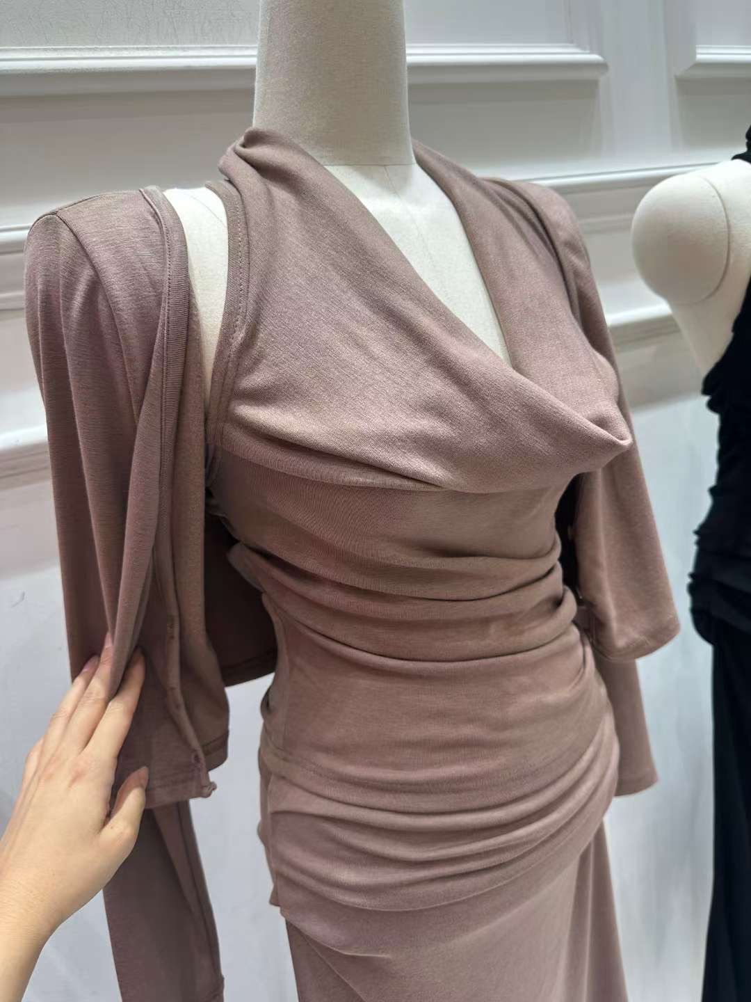 HEE SHOP東大門㊣代購女裝新品時尚熱賣休閑真品人氣職業套裝HEE SHOP套裝