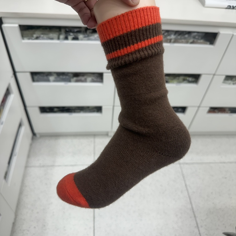 AILEEN韓國代購㊣女裝新品25秋冬人氣職業時尚真品熱賣襪子LEJUNEV襪子圖色2